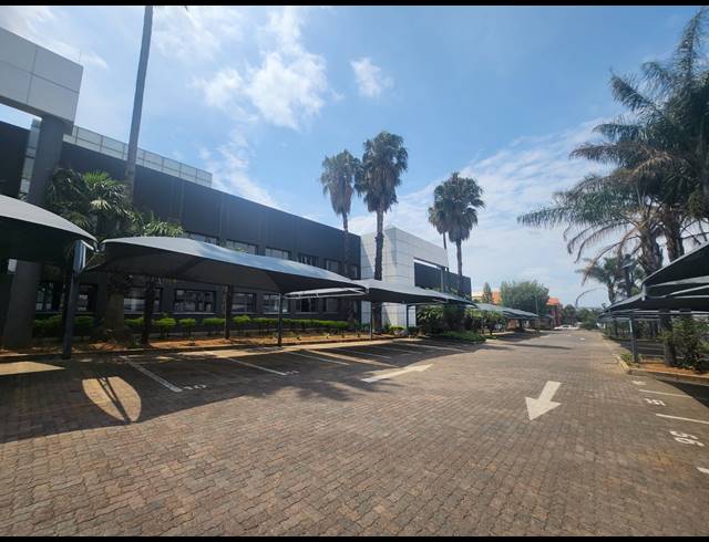 1,731M² OFFICE TO LET IN NOORDWYK